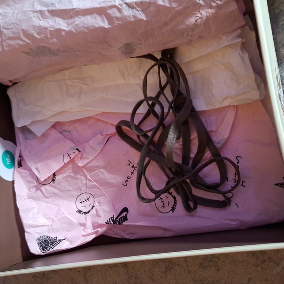 Travis Scott Jordans - Picture 11 of 12